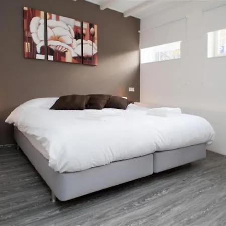 Spacious Holiday With Canal View * Amsterdam