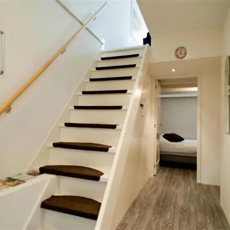 Spacious Holiday With Canal View Амстердам