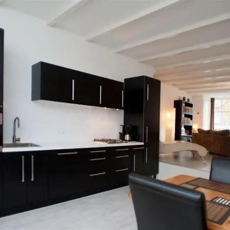 Spacious Holiday With Canal View