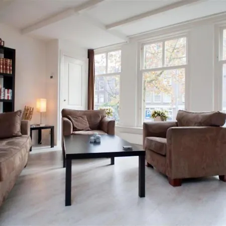Spacious Holiday With Canal View Bed & Breakfast